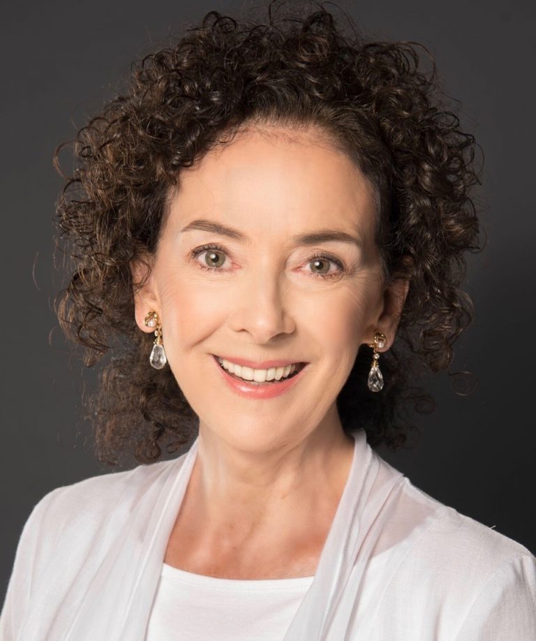 Singer Lia Scallon